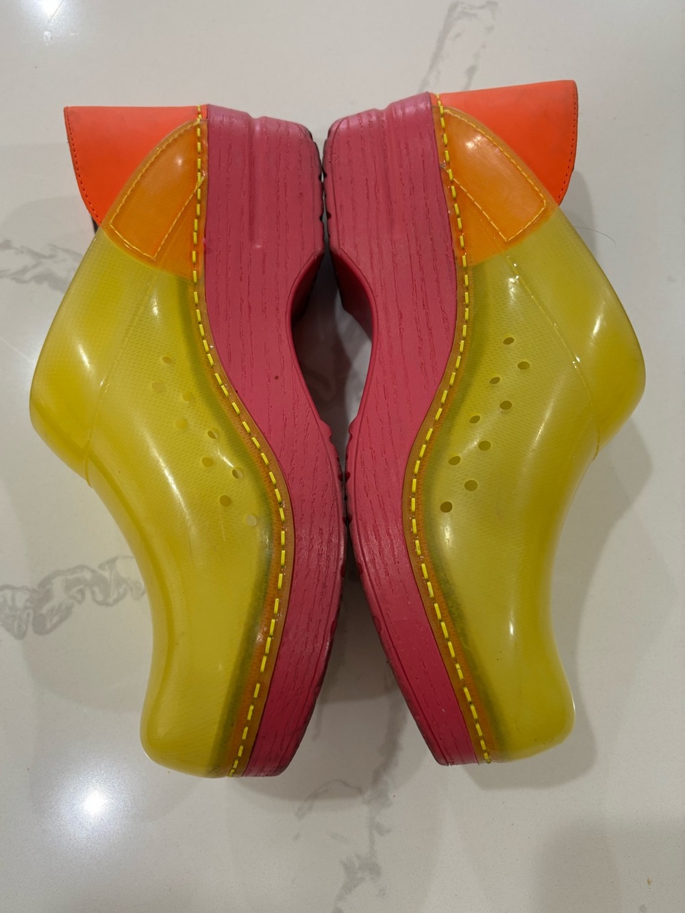 Dansko Translucent Colorblock Clogs Nursing Medical Comfort Size 39 8.5-9